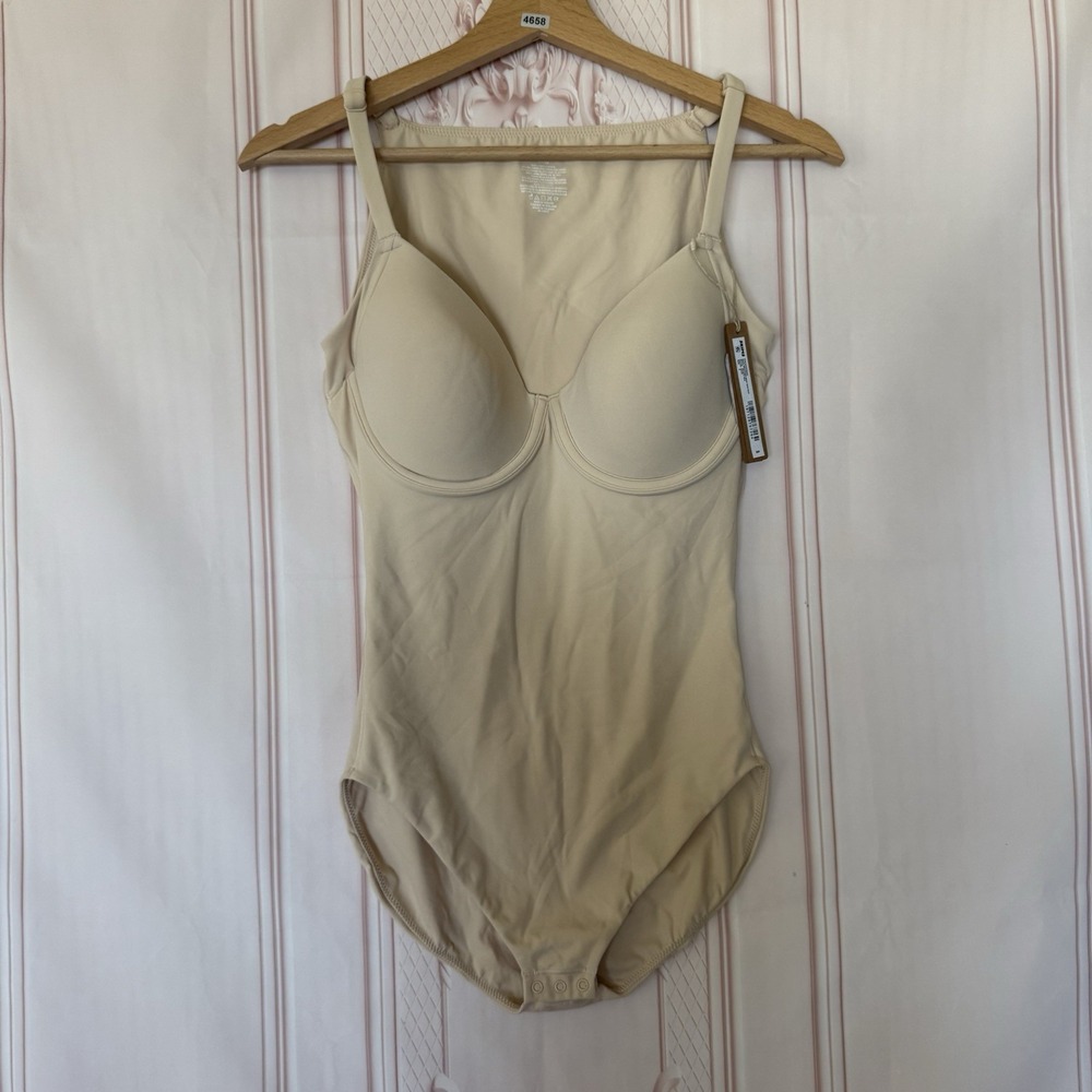 Skims Fits Everybody Back Smoother Brief Bodysuit Sand Size Small NWT $84
